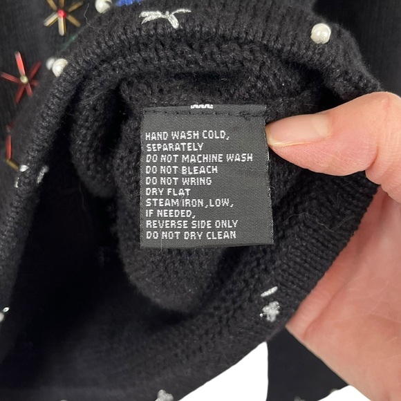 Vintage Women’s Erika Christmas Cardigan Size Small - Picture 8 of 9